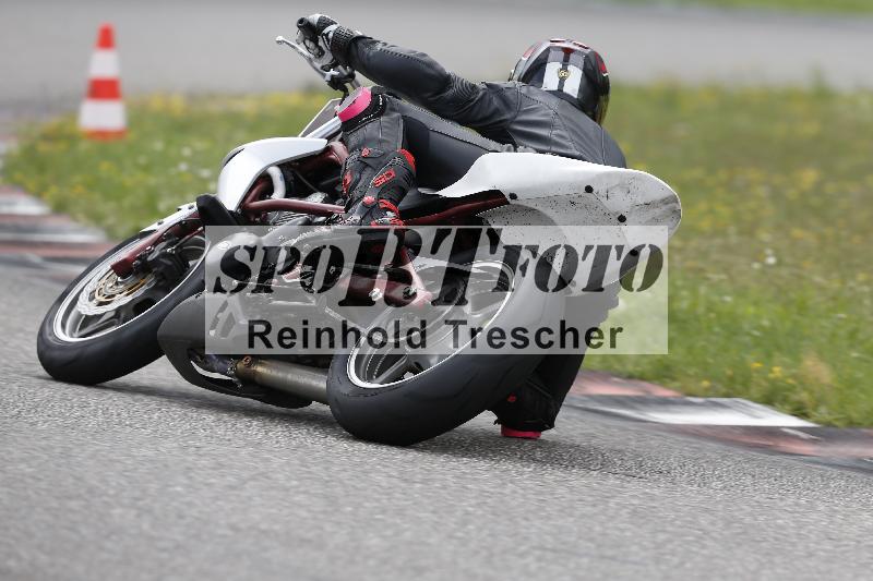 /37 28.07.2025 Dunlop Ride und Test Day ADR/Trackday Erfahren gelb Trackday schnell  rot/61